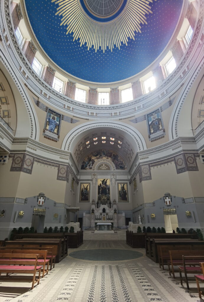 Markante Kirche auf dem Zentralfriedhof Wien